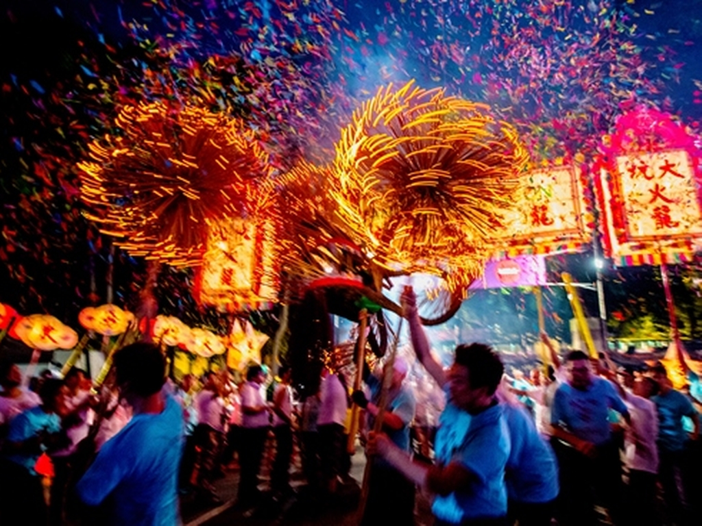 the-tai-hang-fire-dragon-dance-parade-expat-living-hong-kong