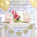 party supplies: Choose from a huge array of themed decorations