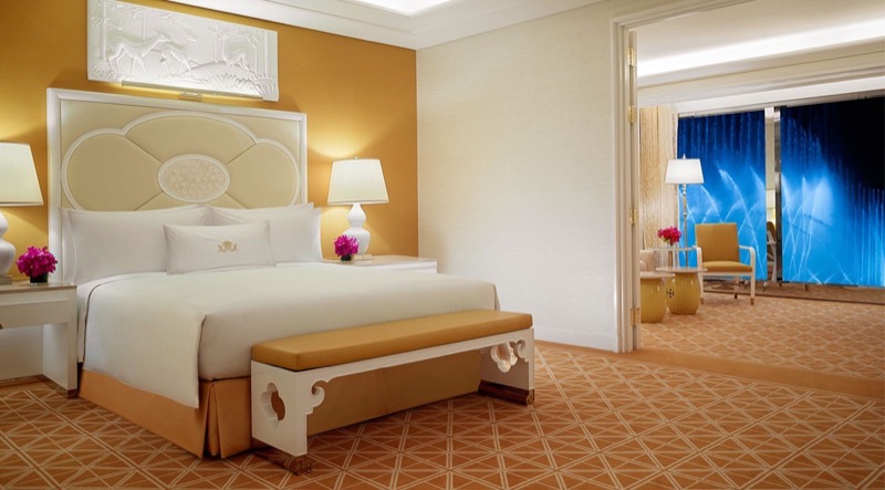 hotels in Macau: The Fountain Suite king bedroom