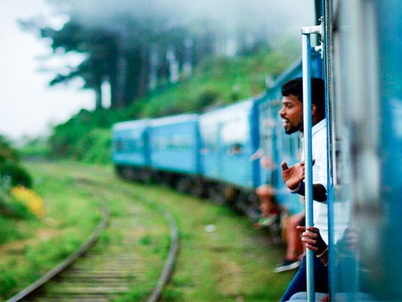 Sri Lanka lightfoot train