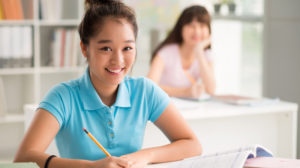 Holiday language courses at HKIL: Teens - Pretty college student