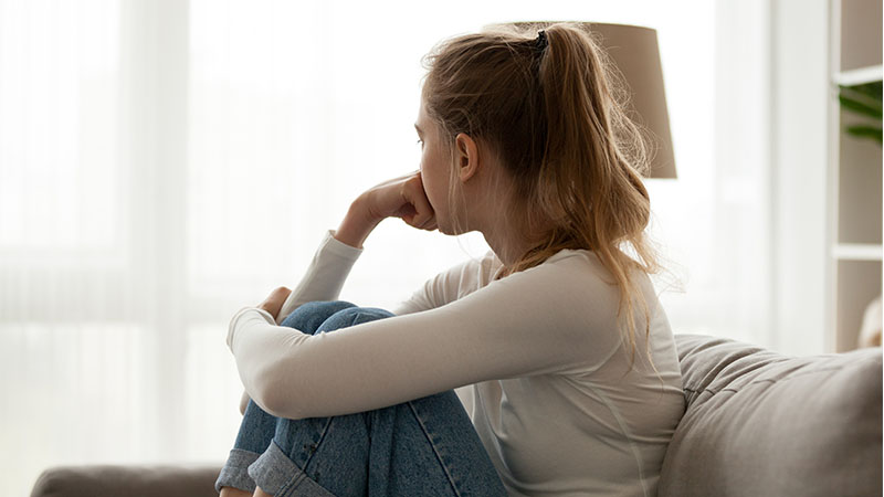Loneliness in teens - Teenager sad