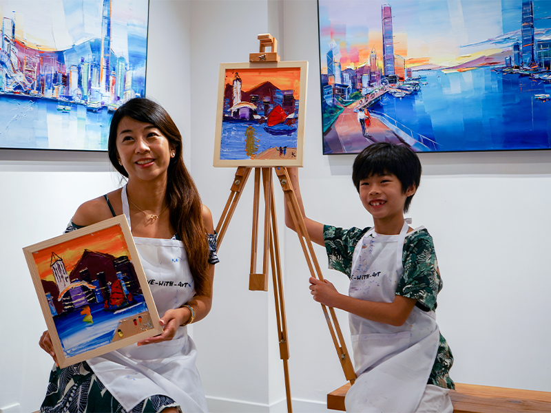 Art classes at Live With Art in Hong Kong