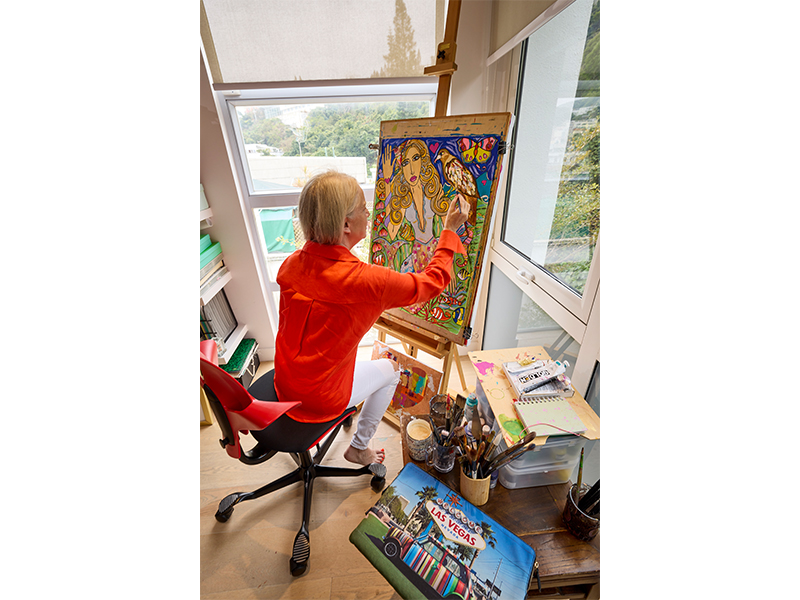 British artist Kate Padget-Koh at work in her home in Clearwater Bay