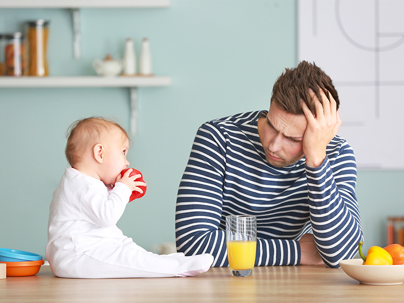 dad and baby for article on postnatal depression symptoms and help by Dr Zaidi of MindNlife, clinical pyschologist in Hong Kong