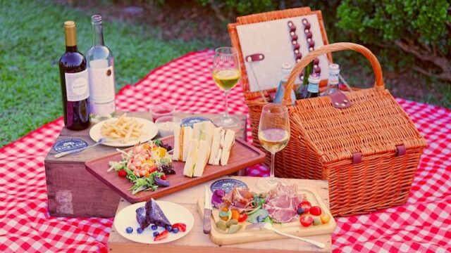picnic in hong kong & picnic basket & picnic food